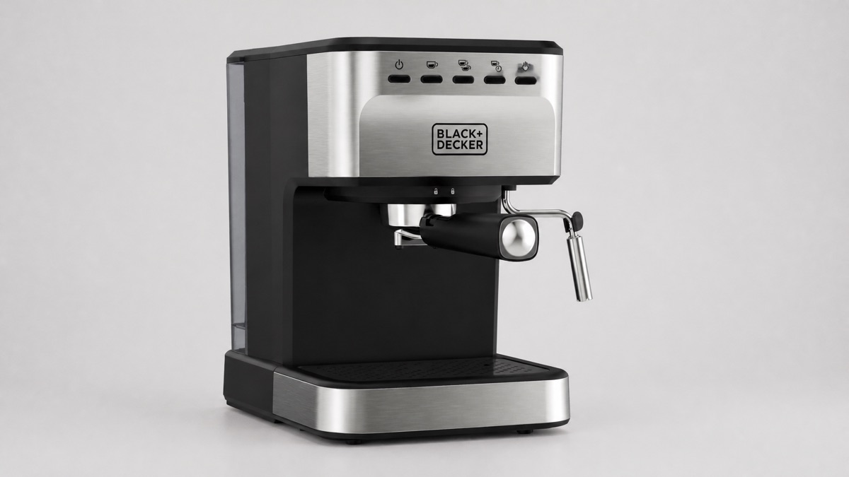 BLACK+DECKER semi-automatic 15 bar espresso maker on a plain background