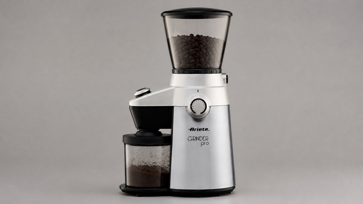 Ariete Grinder Pro conical burr coffee grinder with a hopper of beans and a grounds cup